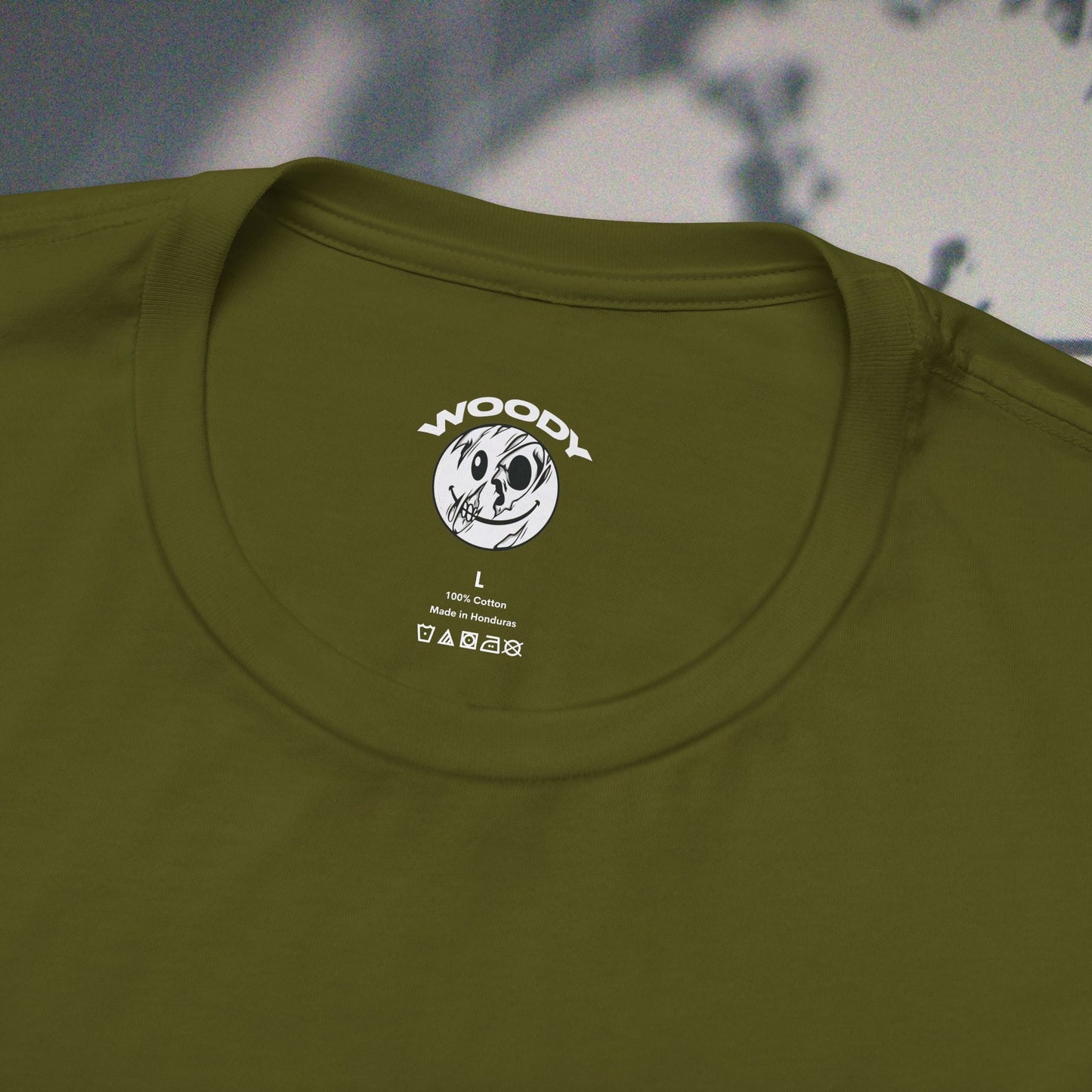 Woody Worldwide - Olive - T-Shirt