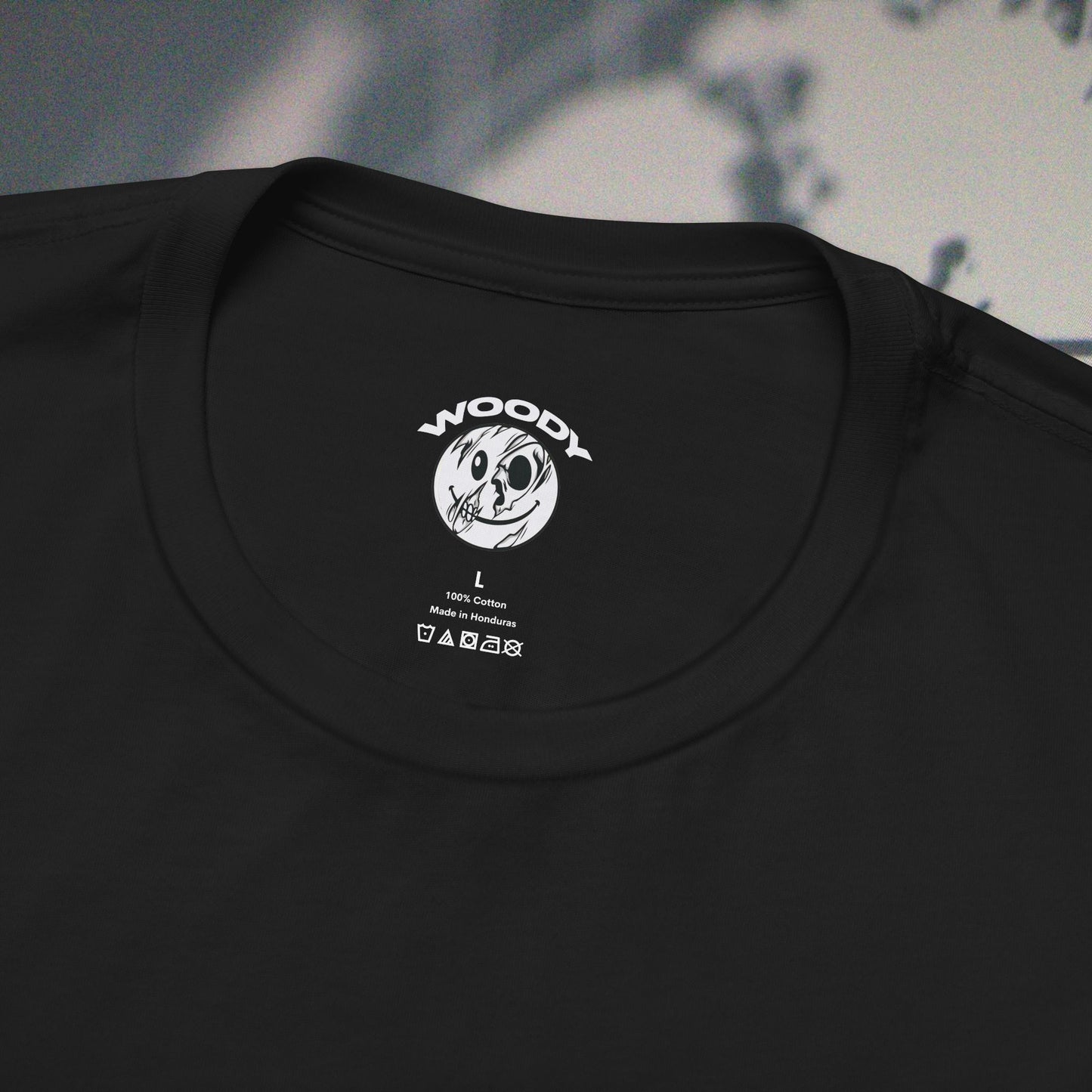 Woody Worldwide - Black - T-Shirt