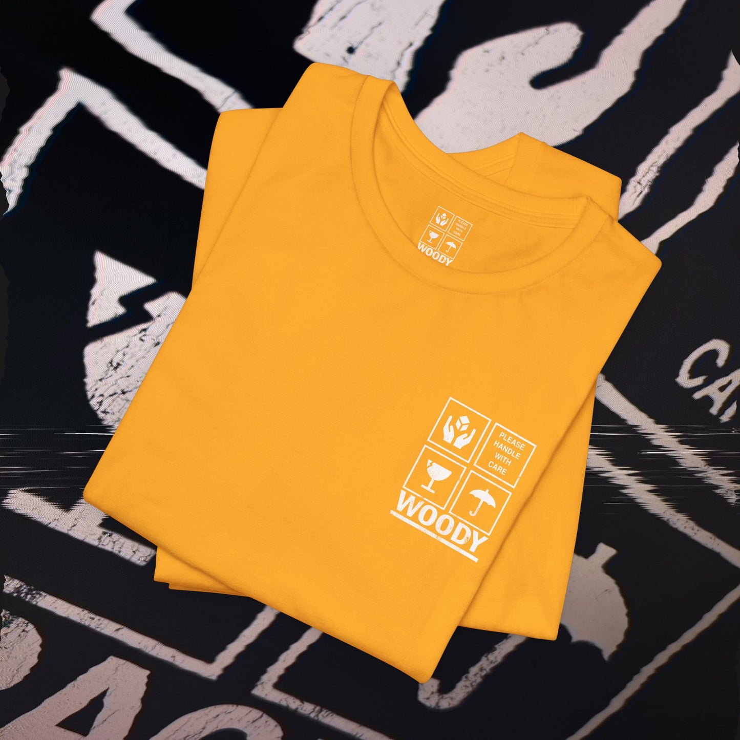 Fragile - Gold - T-Shirt