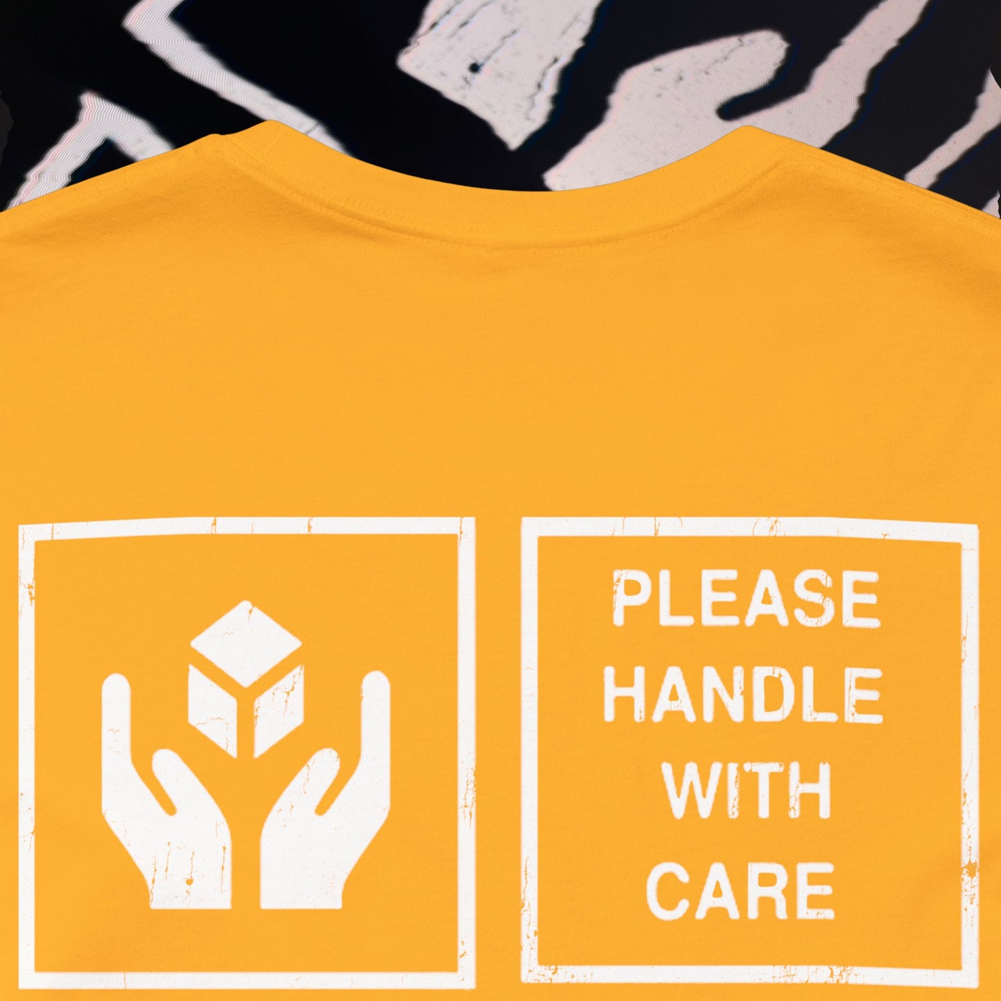 Fragile - Gold - T-Shirt