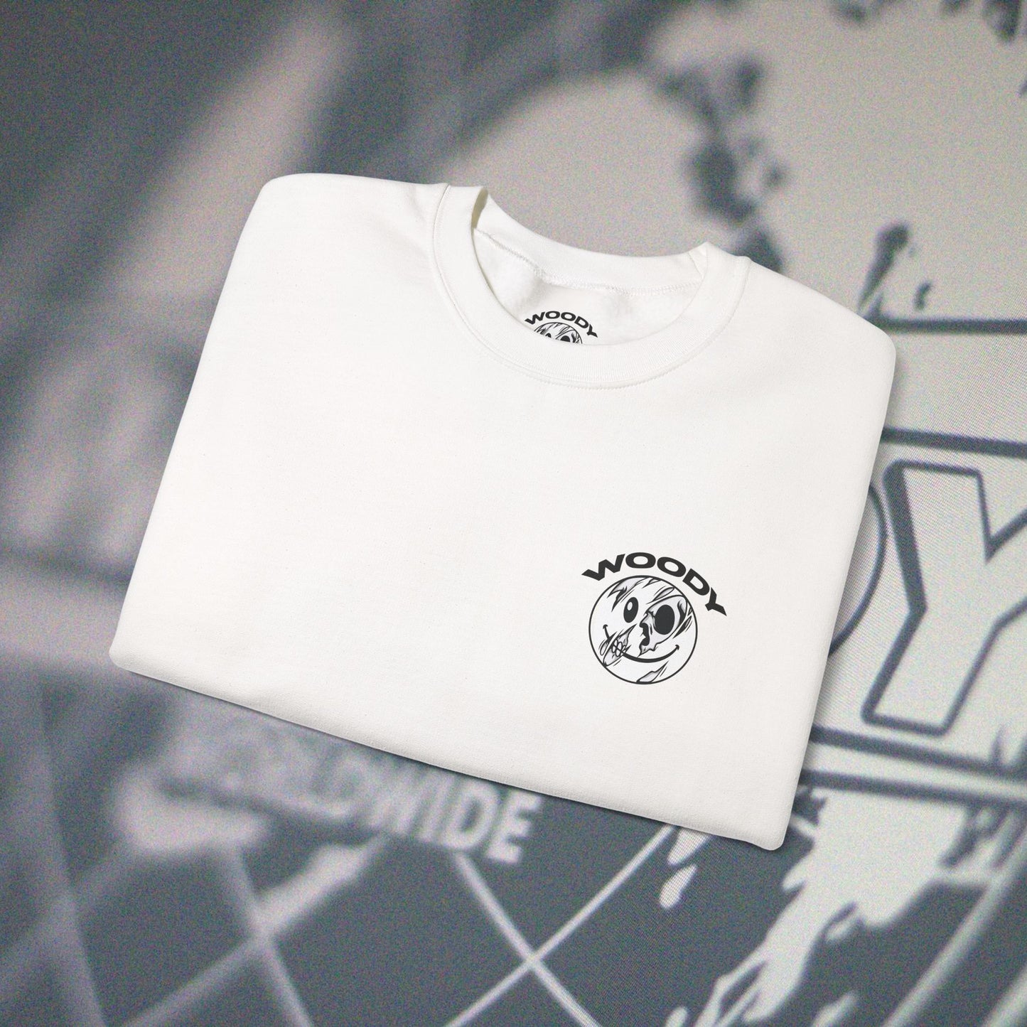 Woody Worldwide - White - Crewneck