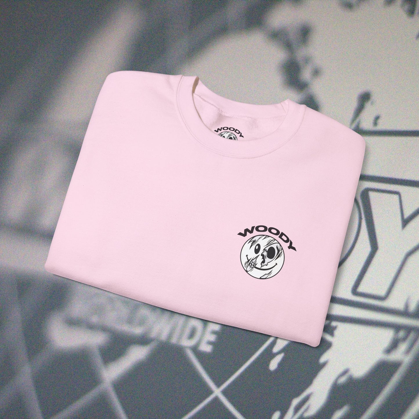Woody Worldwide - Light Pink - Crewneck