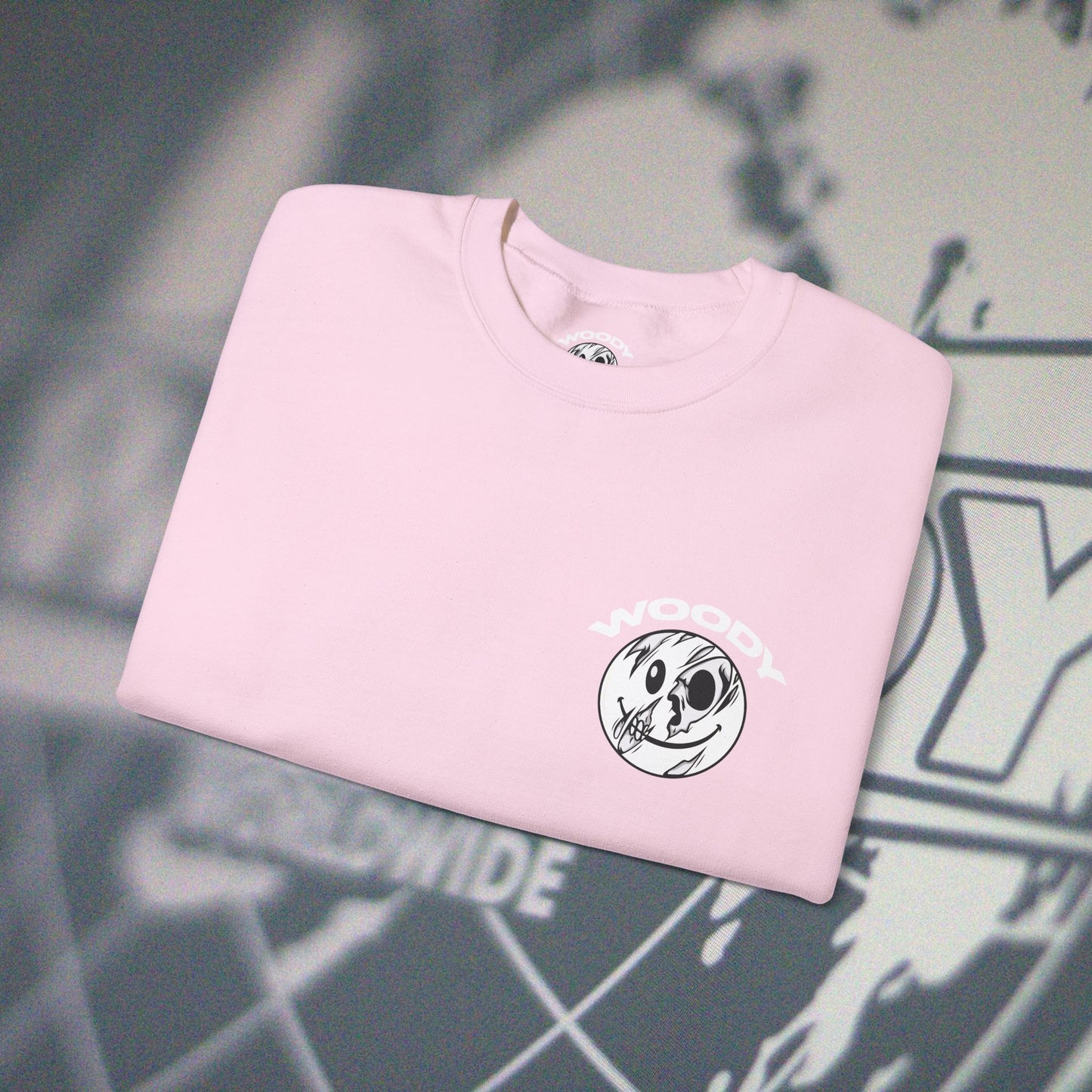 Woody Worldwide - Light Pink - Crewneck